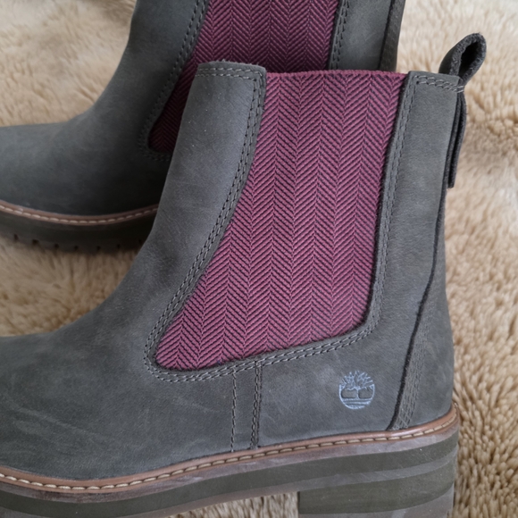 Timberland Women's Olive and Burgundy Chelsea Boots - Picture 2 of 6